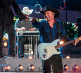Garth Brooks Yankee Stadium LIVE (2016) - Seaview Square Cinema